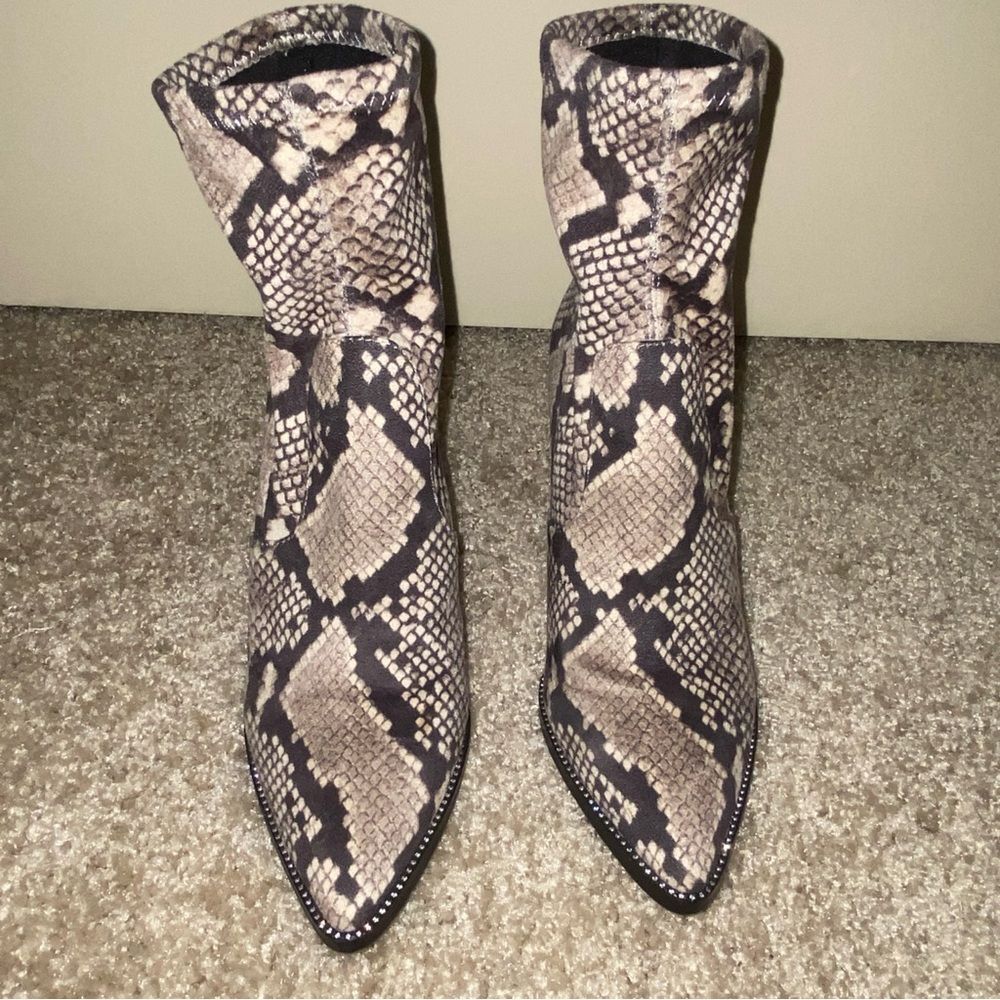 Steve Madden Distract Stilletto Snakeskin Pattern Rhinestone Sock Boots Womens 8